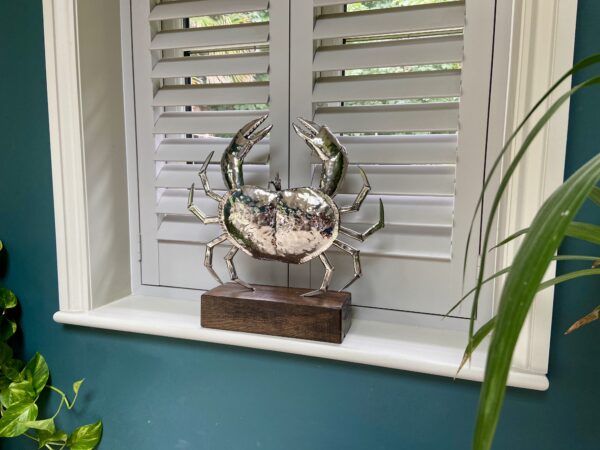 Crab sculpture in metal, perfect sculptures for the home and windowsill